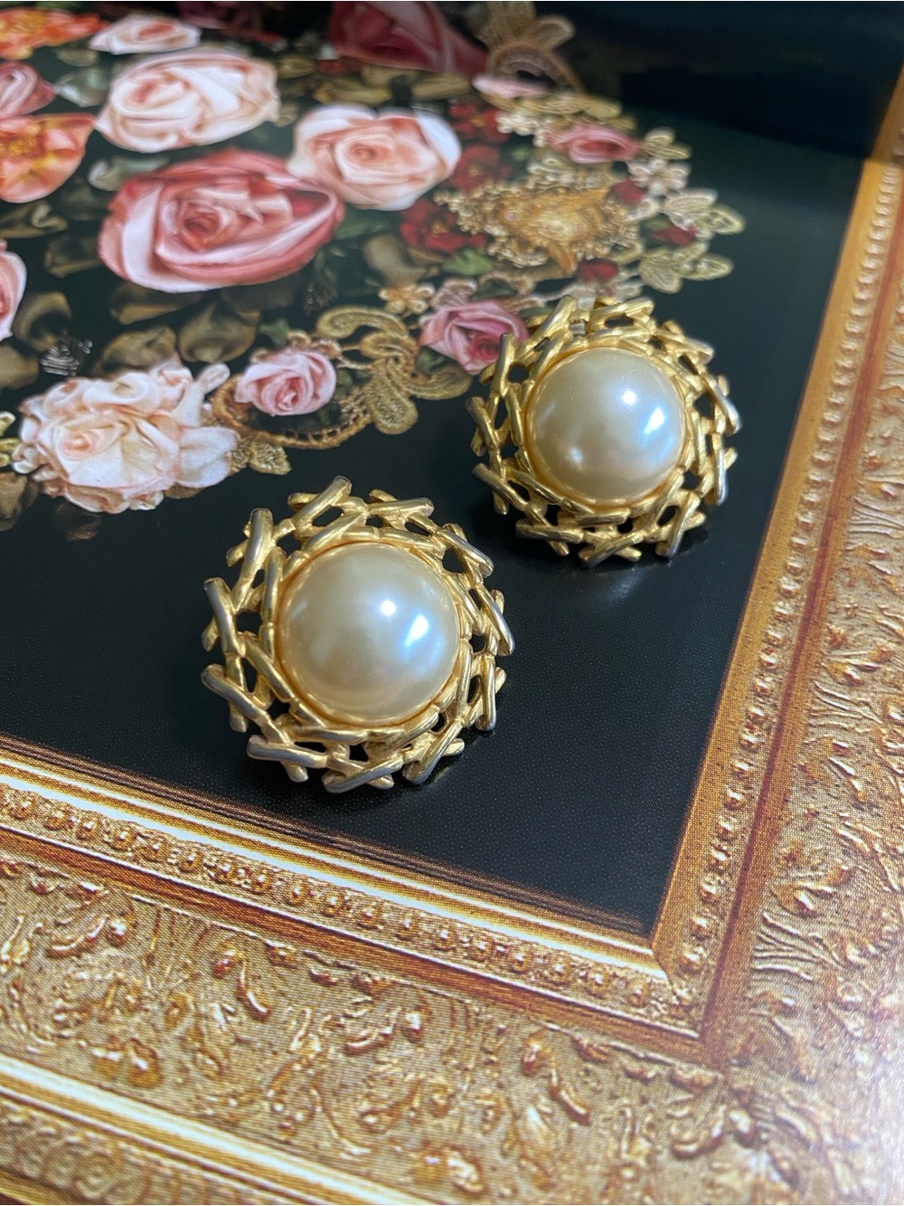 Women’s Vintage Gold Tone Dome Faux Pearl Statement Earrings Retro Chic